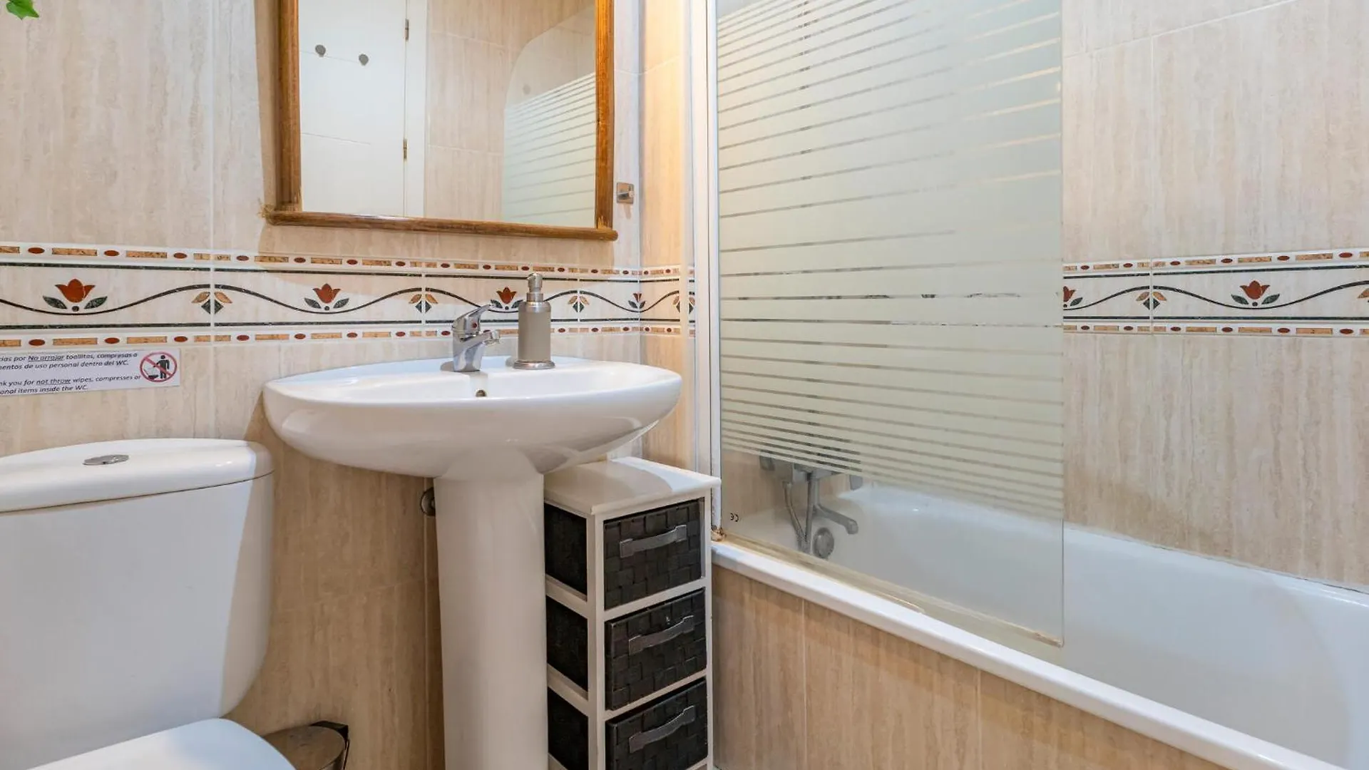 Gorgeous Apartment In Fuengirola With Wifi 0*,  西班牙
